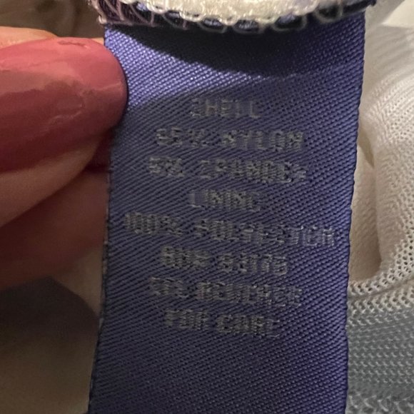 Vivienne Tam- large-VINTAGE-sleeveless blouse-Large-puffy flowers on front-liner - Picture 8 of 10